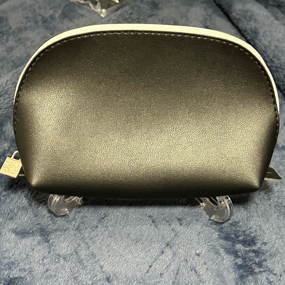 Saks Fifth Avenue Polaris Amenity Zip Makeup Toiletry Pouch exclusively UNITED - Picture 15 of 15